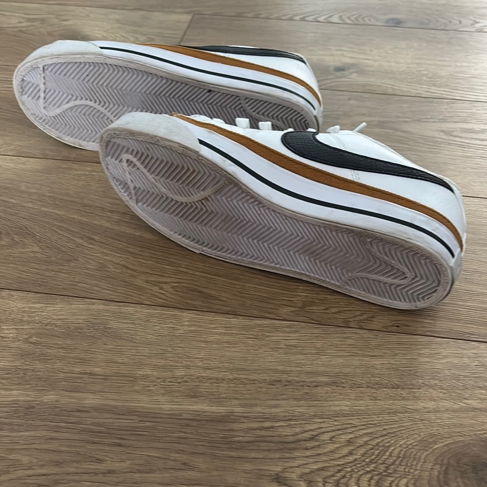 Nike - Picture 6 of 6